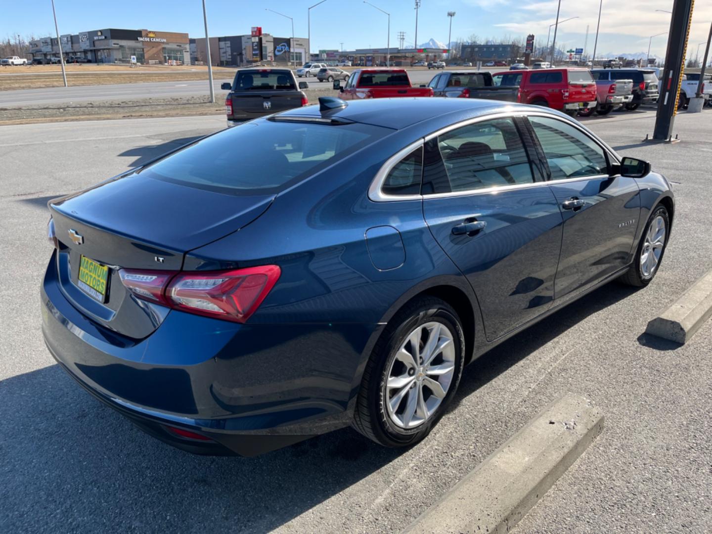 2022 BLUE /Black CHEVROLET MALIBU LT (1G1ZD5ST7NF) with an 1.5L engine, Continuously Variable transmission, located at 1960 Industrial Drive, Wasilla, 99654, (907) 274-2277, 61.573475, -149.400146 - Photo#3